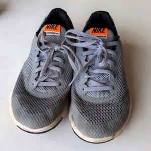 GUC Nike Flex experience RN5 size 6